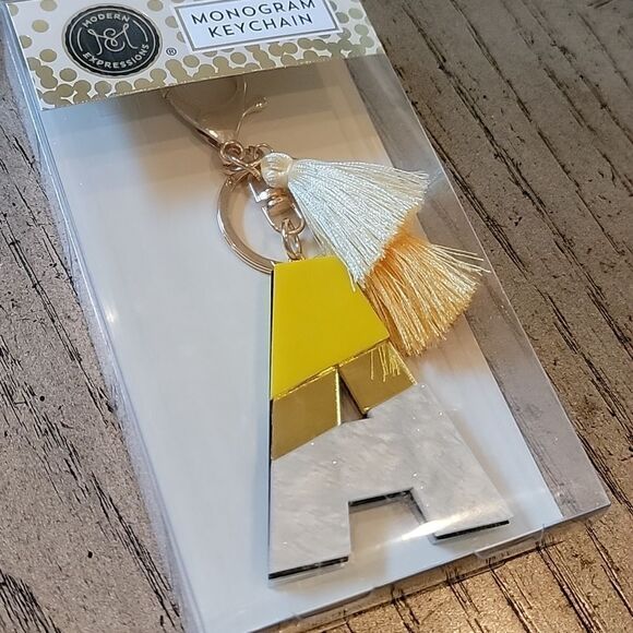 Monogram keychain letter A NWT  💛🤍 - Picture 4 of 4